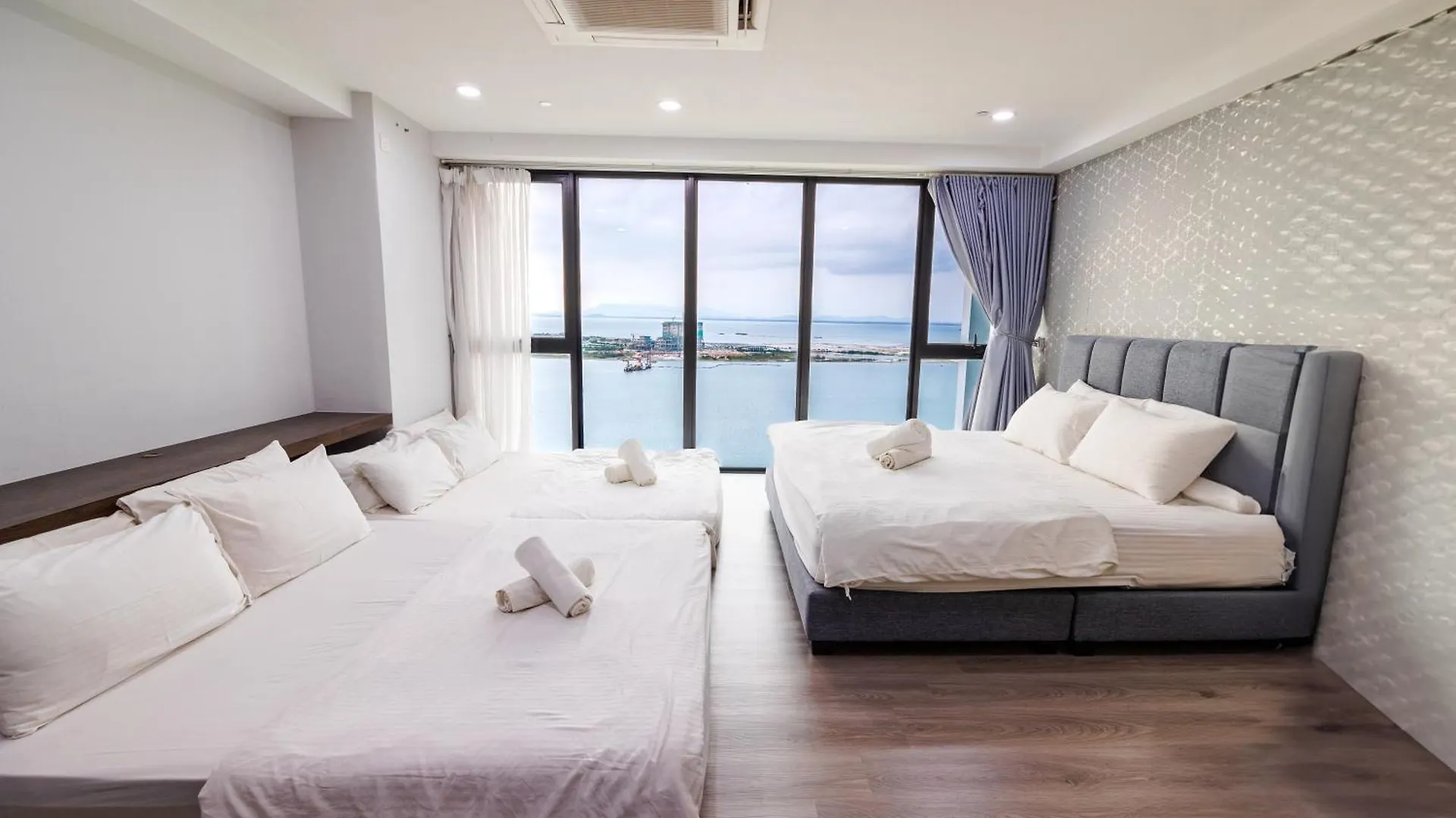 Sunrise Gurney #Seaview #Gurneydrive #Familystay George Town  0*,  Malajzia